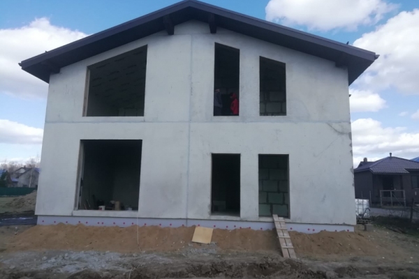 Проект дома и результат после возведения в 2019 г. ABG 239 м2